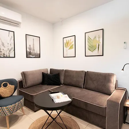 Obora Apartment *